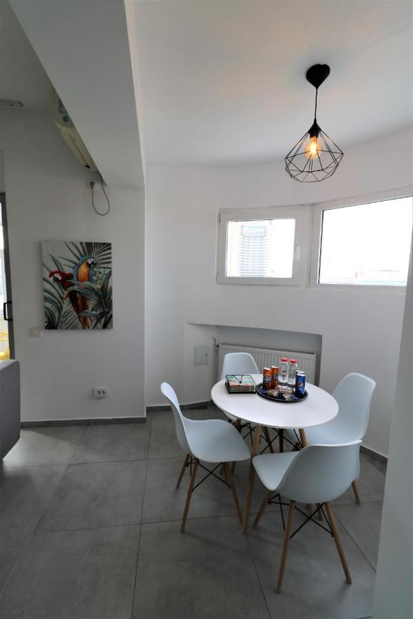 Serenity Heights Apartment: A Panoramic Haven Near Old Town - Free Minibar Бухарест Екстер'єр фото