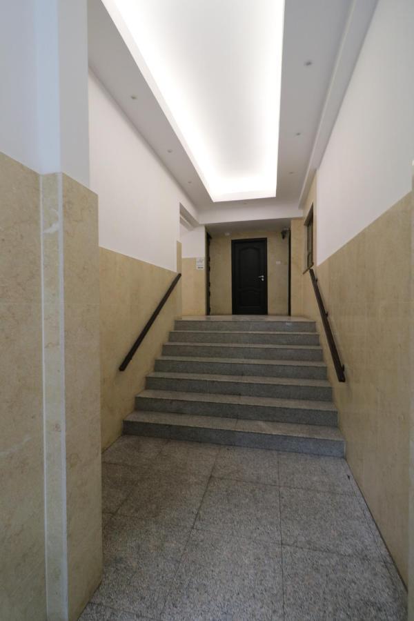 Serenity Heights Apartment: A Panoramic Haven Near Old Town - Free Minibar Бухарест Екстер'єр фото