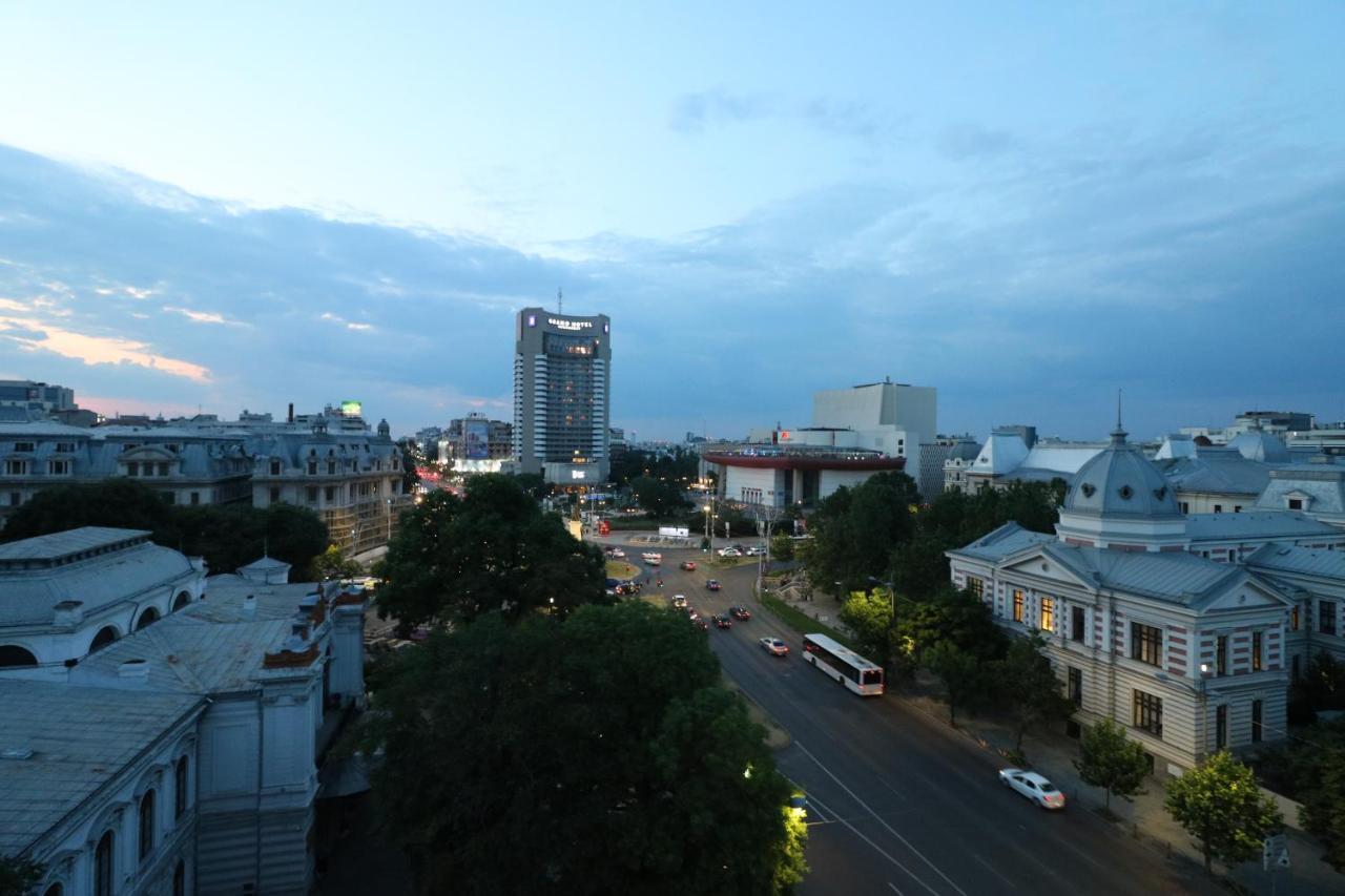 Serenity Heights Apartment: A Panoramic Haven Near Old Town - Free Minibar Бухарест Екстер'єр фото